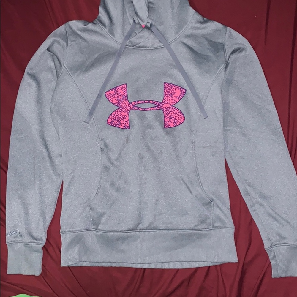 NWOT under armor sweatshirt.